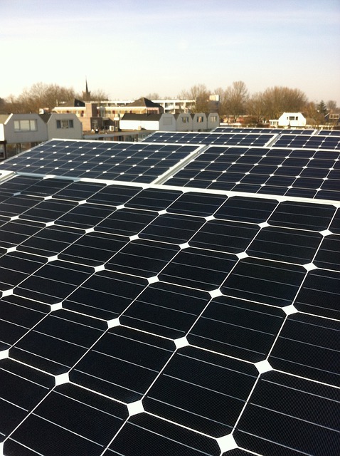 solar-panels-2813032_640