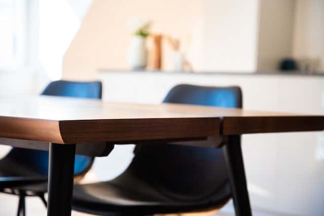 Bielizna stołowa – pokrowce na krzesła
