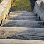 Drewniane schody na beton - jak je zamontować?