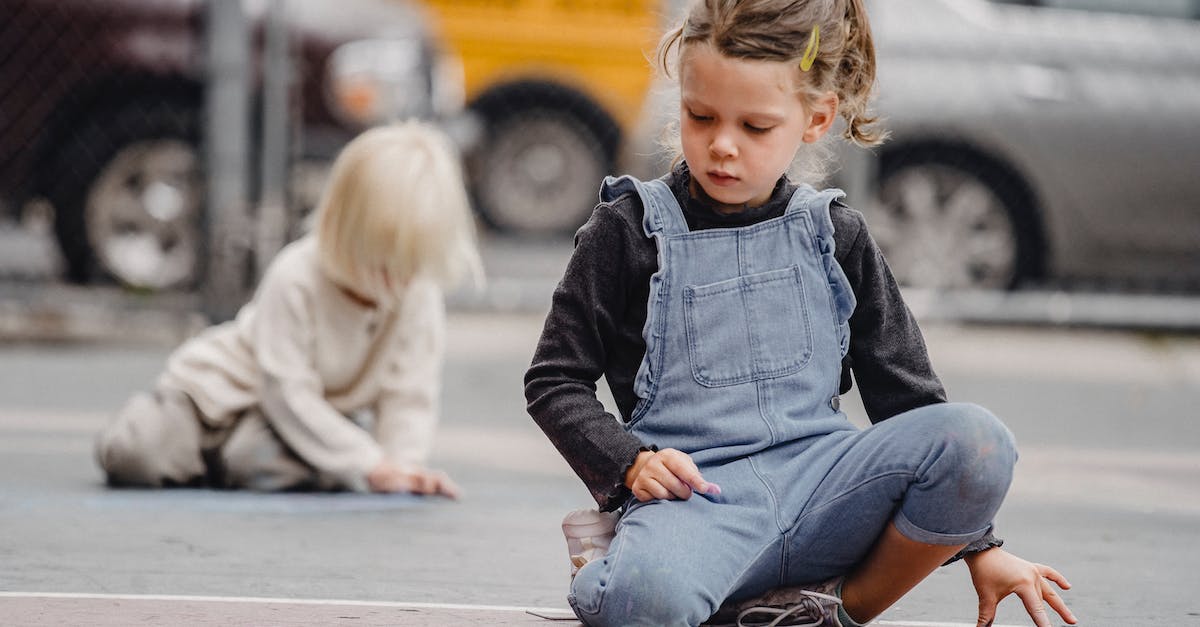 Co oznacza gdy 5-letnie dziecko chodzi na palcach? Możliwe przyczyny i jak pomóc