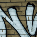 Czy Reverse Graffiti to Legalny Sposób Na Ulepszenie Swojej Przestrzeni Publicznej?